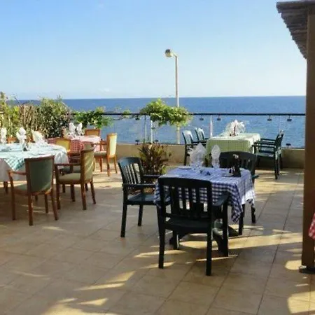 Апарт-отель Sea View Паул-ду-Мар