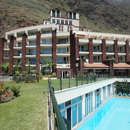 Sea View Aparthotel 4*