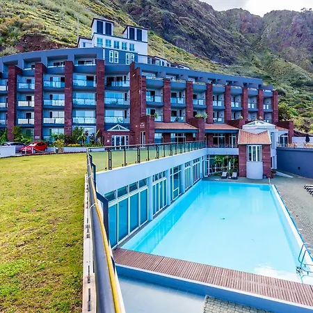 Aparthotel Sea View 4*