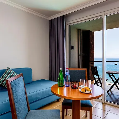 Aparthotel Sea View 4*