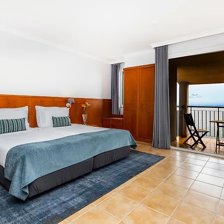 Апарт-отель Sea View Паул-ду-Мар