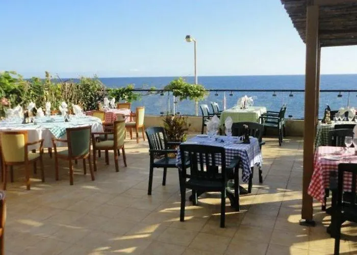 Ξενοδοχείο με διαμερίσματα Sea View Paul do Mar (Madeira)