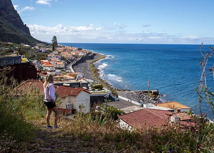 Sea View Apartahotel 4*