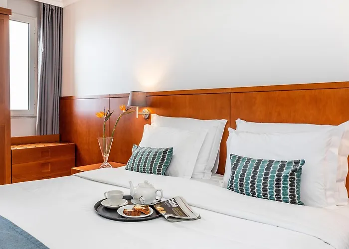 Sea View Apartahotel 4*